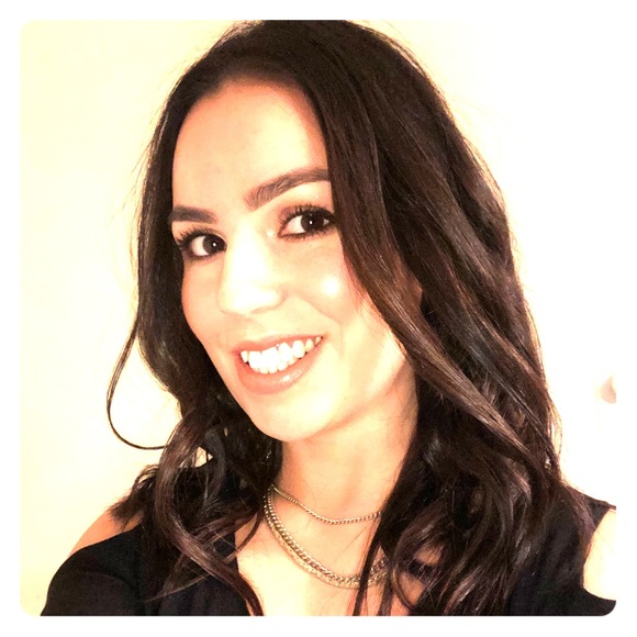 Meet your Posher, Albertina - Picture 1 of 3